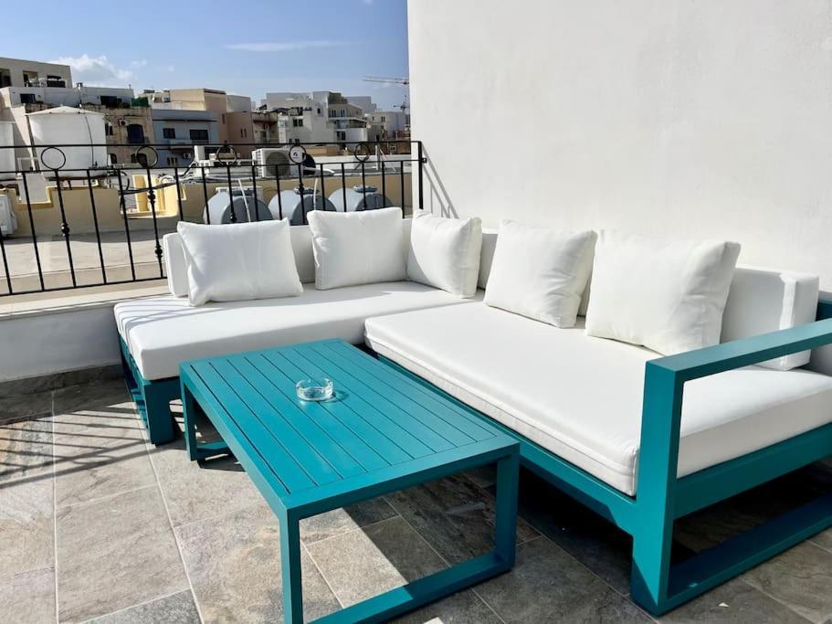 Beautiful 4-Bedroom Townhouse In Sliema Luaran gambar